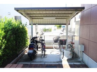 王寺駅 バス15分  服部記念病院下車：停歩5分 2階の物件外観写真